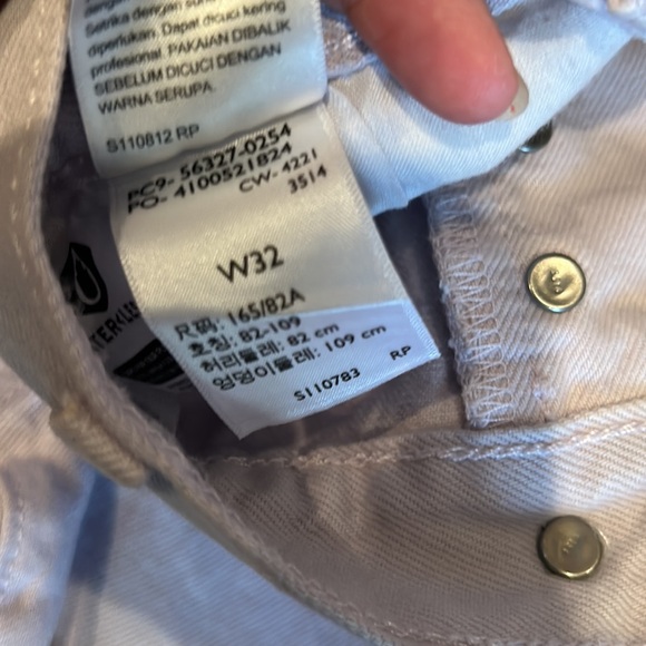 NWT Levi's 501 grey wash Women's Denim cut off Shorts size 32 - Picture 4 of 10